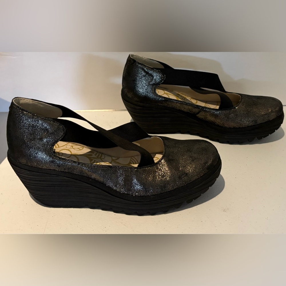 FLY London women’s black Pump size 39